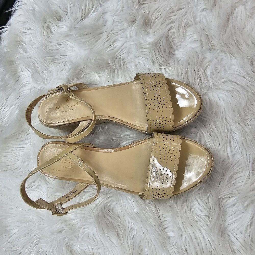 Kate Spade Espadrilles Wedge Mennie Sandals Size 8.5 Beige Floral Patent Leather